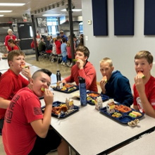 boys-lunchroom-crunch